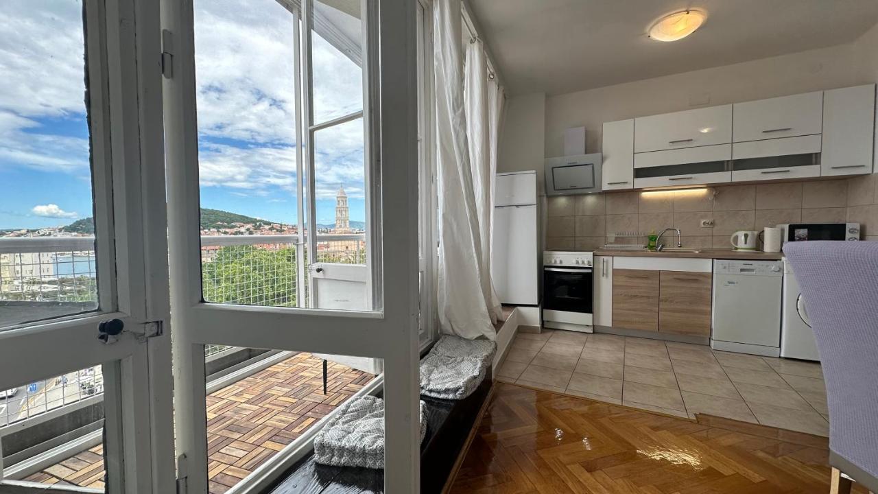 Apartament Trpimira Street
